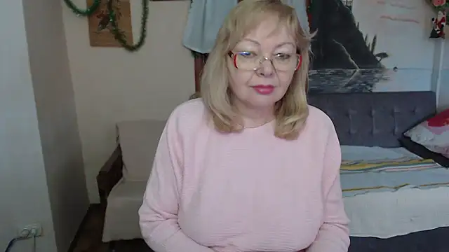 EvelynLoveShy online show from 01/12/26, 10:53