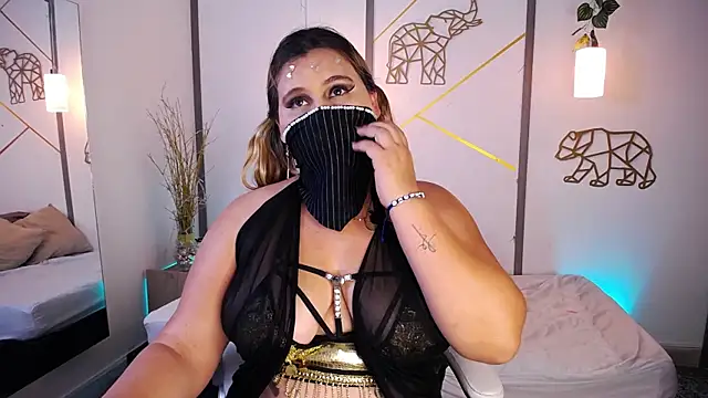 Snapshot of SalmaZaman chatting on 01/11/25, 02:41 SalmaZaman online show from 01/11/25, 02:41