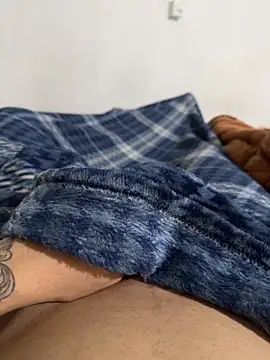 jhnn  online show from 04/15/26, 03:24