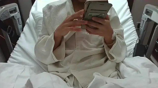 Snapshot of matu050556 chatting on 12/20/25, 10:22 matu050556 online show from 12/20/25, 10:22