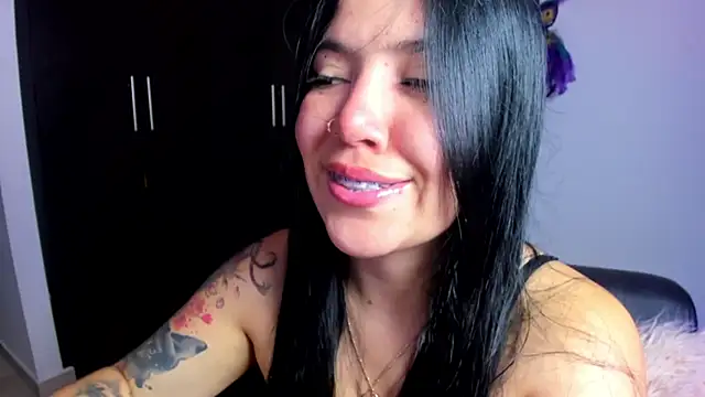 Snapshot of AilynRed chatting on 01/09/25, 04:08 AilynRed online show from 01/09/25, 04:08