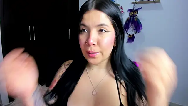 Snapshot of AilynRed chatting on 02/13/25, 12:02 AilynRed online show from 02/13/25, 12:02