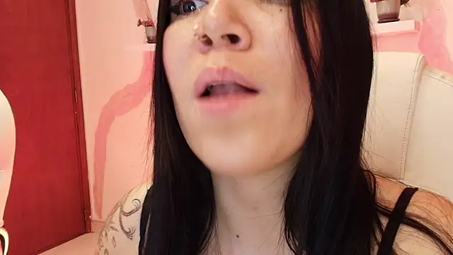 Snapshot of AilynRed chatting on 02/21/25, 04:40 AilynRed online show from 02/21/25, 04:40