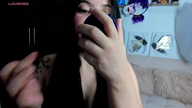 AilynRed online show from 12/14/25, 11:53