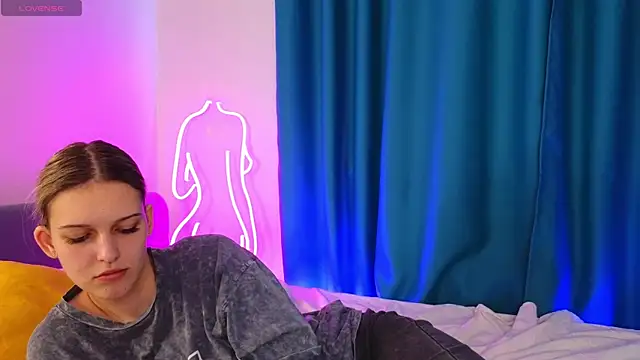 KimberliDean online show from 02/28/25, 12:09