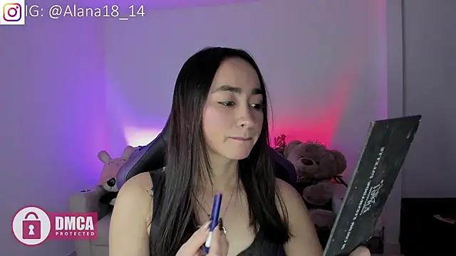 Snapshot of Alana_Pherson chatting on 11/23/25, 10:42 Alana Pherson online show from 11/23/25, 10:42