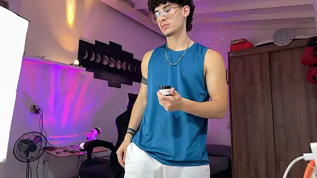 Kisan Smith online show from 02/28/26, 01:06