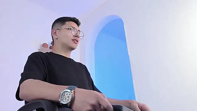 a lejandro 0 8 online show from 02/27/25, 02:10