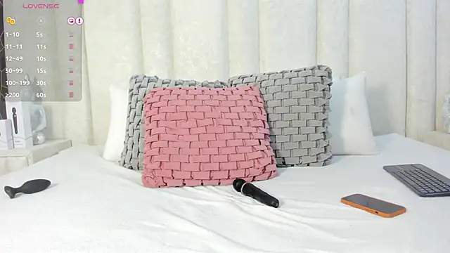 Snapshot of 1m_Joel chatting on 03/22/25, 05:06 1m Joel online show from 03/22/25, 05:06