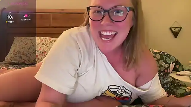 GlitterKitty108 online show from 10/20/25, 11:38