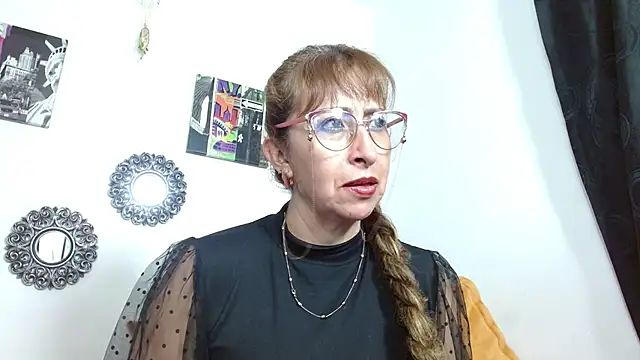 Wiktoria Brownx online show from 03/11/25, 03:59