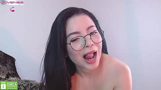 LauryMoons online show from 04/06/26, 10:33