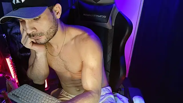 Snapshot of sexyboycolombi4 chatting on 01/22/25, 08:40 sexyboycolombi4 online show from 01/22/25, 08:40