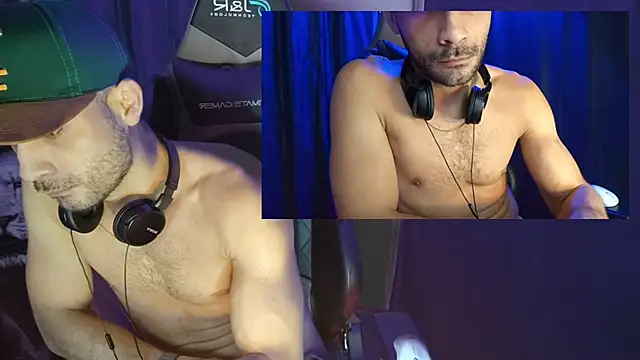 Snapshot of sexyboycolombi4 chatting on 02/13/25, 06:41 sexyboycolombi4 online show from 02/13/25, 06:41