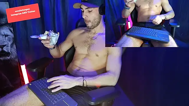 Snapshot of sexyboycolombi4 chatting on 02/14/25, 03:33 sexyboycolombi4 online show from 02/14/25, 03:33