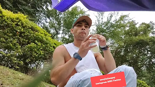 Snapshot of sexyboycolombi4 chatting on 02/24/25, 09:52 sexyboycolombi4 online show from 02/24/25, 09:52