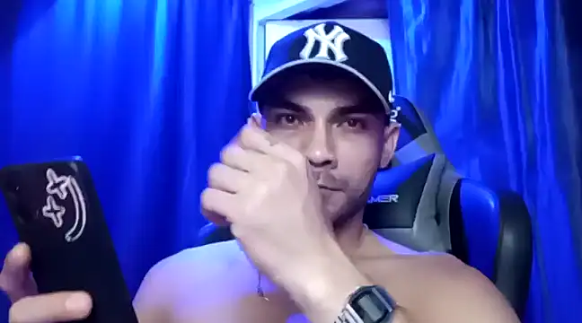 Snapshot of sexyboycolombi4 chatting on 03/01/25, 06:13 sexyboycolombi4 online show from 03/01/25, 06:13