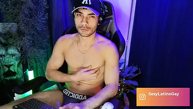 Snapshot of sexyboycolombi4 chatting on 03/14/25, 06:21 sexyboycolombi4 online show from 03/14/25, 06:21