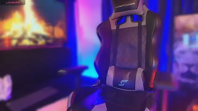 Snapshot of sexyboycolombi4 chatting on 10/15/25, 11:05 sexyboycolombi4 online show from 10/15/25, 11:05