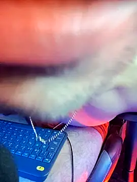 Snapshot of sexyboycolombi4 chatting on 10/19/25, 05:30 sexyboycolombi4 online show from 10/19/25, 05:30