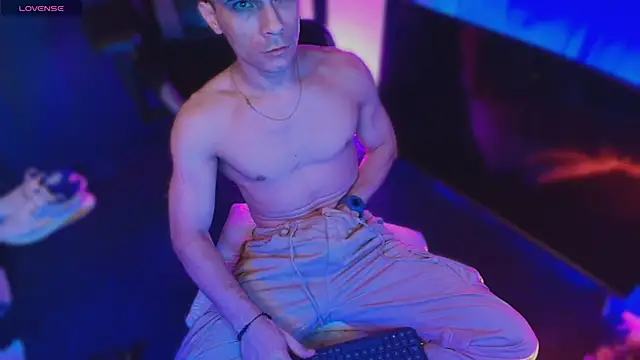 Snapshot of sexyboycolombi4 chatting on 12/01/25, 07:57 sexyboycolombi4 online show from 12/01/25, 07:57