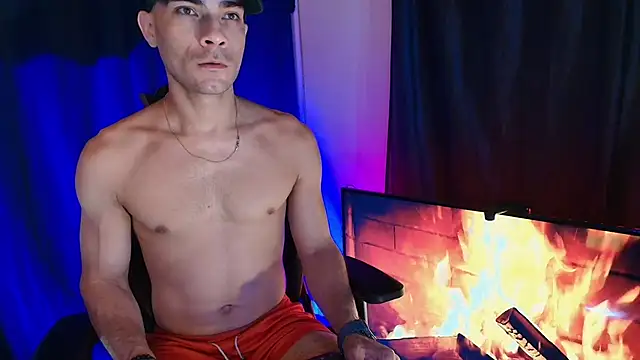 sexyboycolombi4 online show from 04/13/26, 03:12