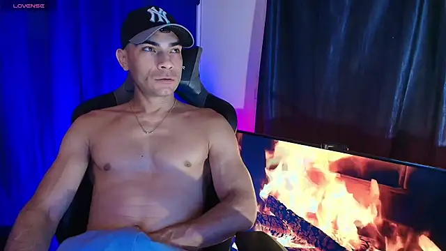 Snapshot of sexyboycolombi4 chatting on 06/29/26, 07:36 sexyboycolombi4 online show from 06/29/26, 07:36