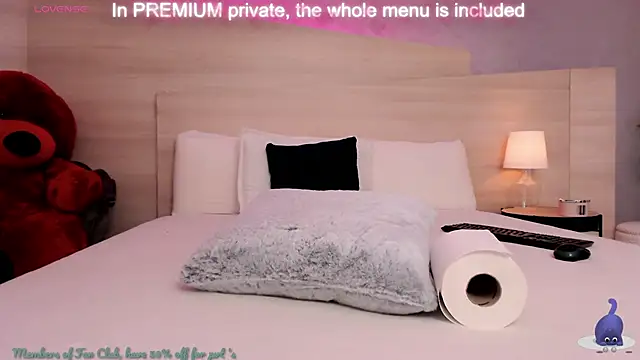 Snapshot of FoxxyClarise chatting on 02/18/25, 11:44 FoxxyClarise online show from 02/18/25, 11:44