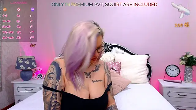 FoxxyClarise online show from 02/19/26, 09:22