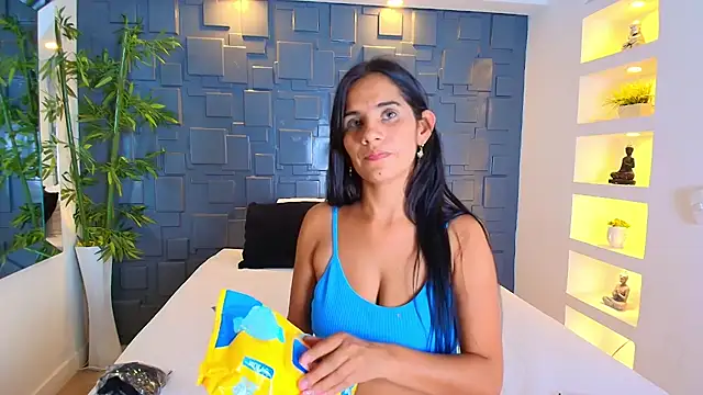 EmmilyCollson online show from 01/18/25, 05:04