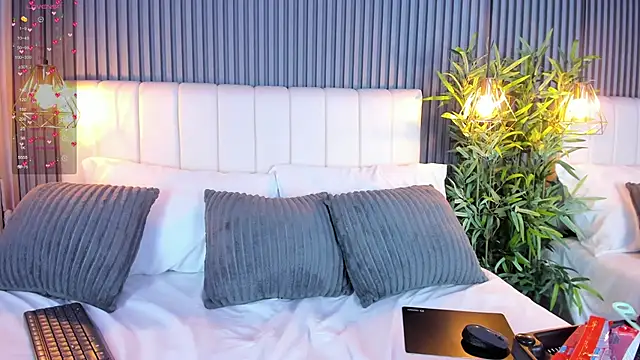 EmmilyCollson online show from 09/28/25, 12:21