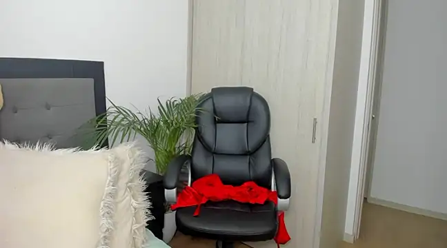 charlotte tiller online show from 12/12/24, 12:05