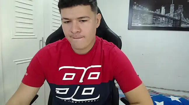 Snapshot of Plug_Control chatting on 12/03/24, 05:12 Plug Control online show from 12/03/24, 05:12