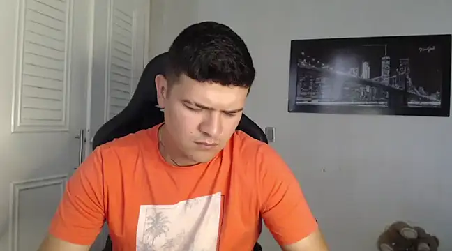 Snapshot of Plug_Control chatting on 01/17/25, 02:39 Plug Control online show from 01/17/25, 02:39