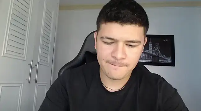 Snapshot of Plug_Control chatting on 02/13/25, 05:11 Plug Control online show from 02/13/25, 05:11