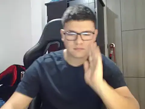 Snapshot of Plug_Control chatting on 03/07/25, 02:12 Plug Control online show from 03/07/25, 02:12