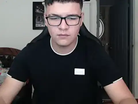 Snapshot of Plug_Control chatting on 03/21/25, 01:56 Plug Control online show from 03/21/25, 01:56