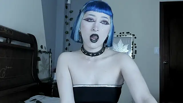 Snapshot of BlueBerry____ chatting on 09/17/25, 08:32 BlueBerry online show from 09/17/25, 08:32