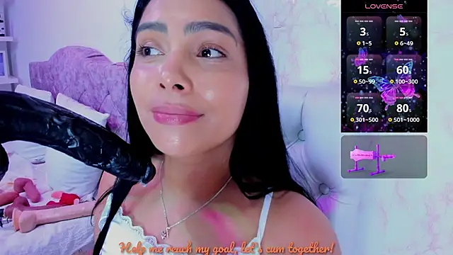 Snapshot of evelinn_belen chatting on 06/18/26, 05:28 evelinn belen online show from 06/18/26, 05:28
