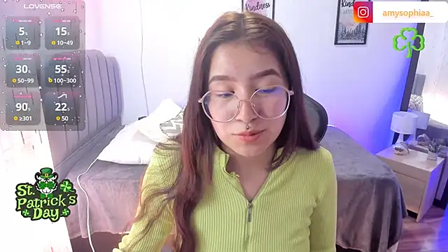 Amy joones online show from 03/17/25, 04:43