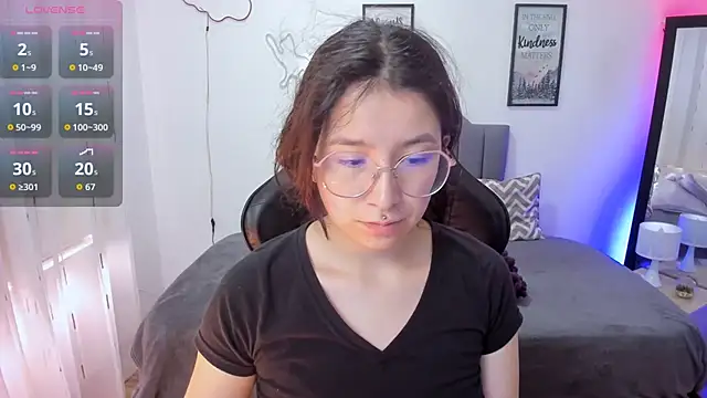 Amy joones online show from 10/10/25, 12:37