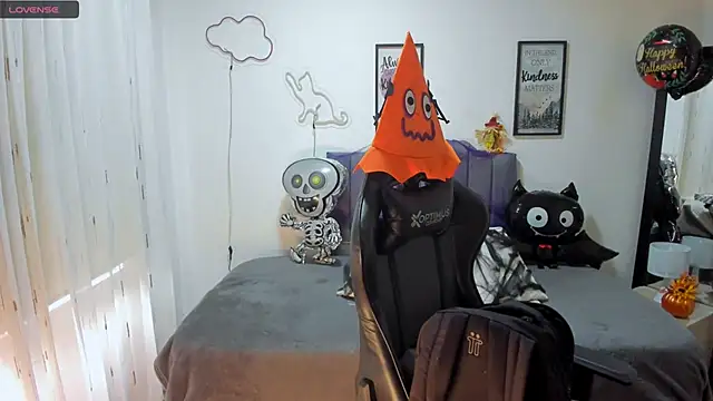 Amy joones online show from 10/23/25, 12:15