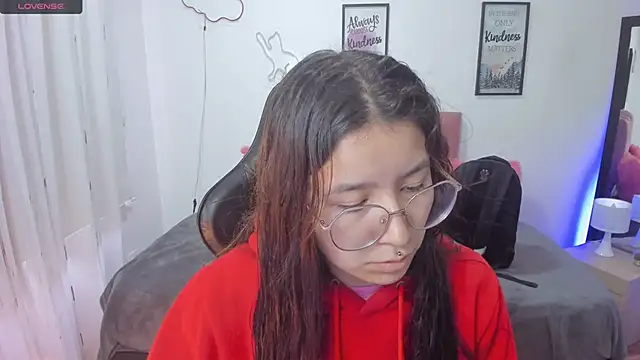 Amy joones online show from 11/08/25, 12:38