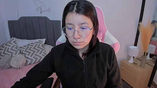 Amy joones online show from 04/11/26, 11:25