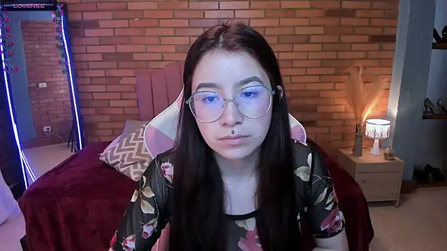 Snapshot of Amy_joones chatting on 06/17/26, 11:34 Amy joones online show from 06/17/26, 11:34