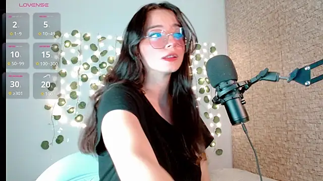 emma unu online show from 12/04/24, 01:09