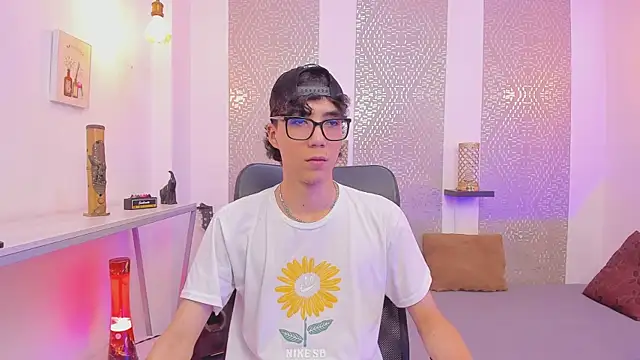 Nikolay Gregori online show from 10/16/25, 04:13