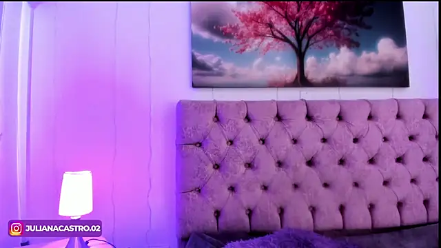 Julianaa Castro  online show from 02/25/25, 06:09