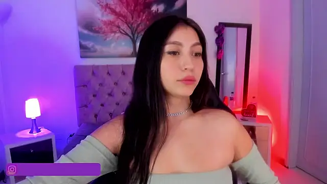 Julianaa Castro  online show from 03/04/25, 11:51