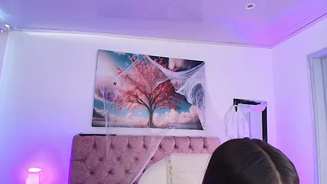 Julianaa Castro  online show from 11/01/25, 11:45